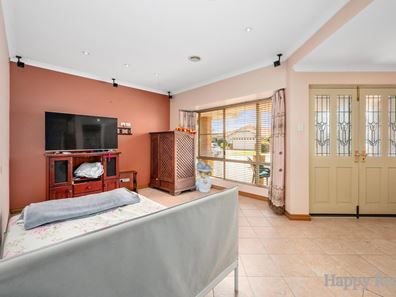 11 Lincoln Place, Canning Vale WA 6155