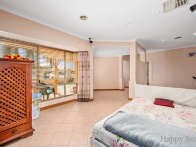 11 Lincoln Place, Canning Vale WA 6155