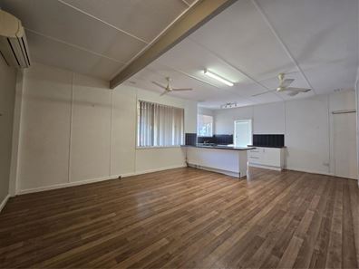 1 Fleming Street, Carnarvon WA 6701