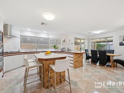 8 Cranberry Street, Coogee WA 6166