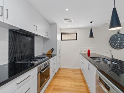 12/198 Surrey Road, Rivervale WA 6103