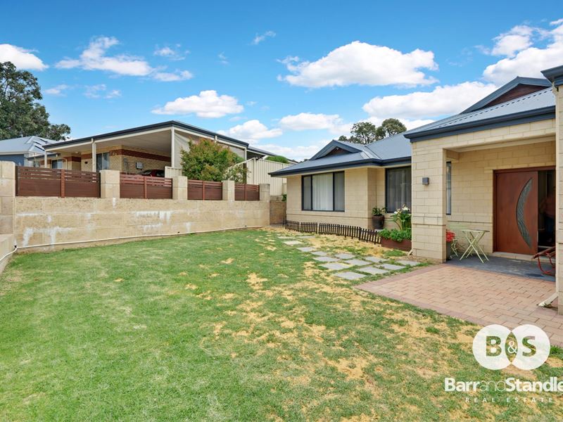 18 Robinia Rise, Collie WA 6225