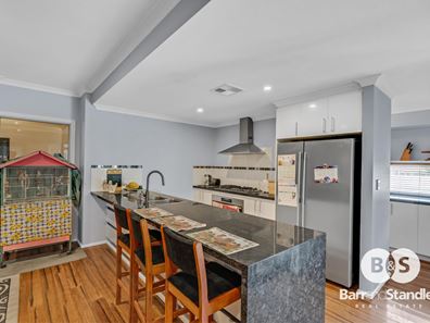 18 Robinia Rise, Collie WA 6225