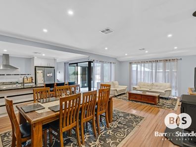 18 Robinia Rise, Collie WA 6225