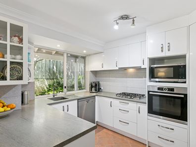 26 Grove End Ridge, Mount Claremont WA 6010