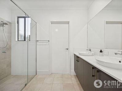 13 Sida Street, Wandi WA 6167