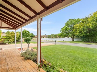 4 Alta Laguna Crescent, Ballajura WA 6066