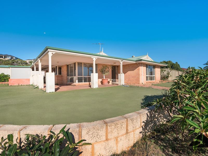 32 Oceanside Drive, Wandina WA 6530