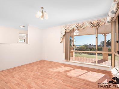 32 Oceanside Drive, Wandina WA 6530