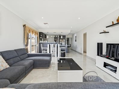 30 Calvera Gardens, Piara Waters WA 6112