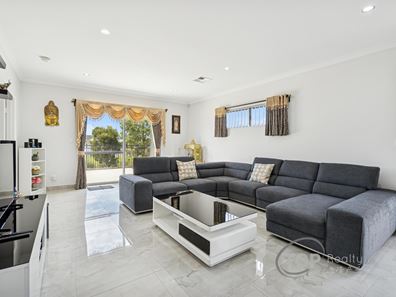 30 Calvera Gardens, Piara Waters WA 6112