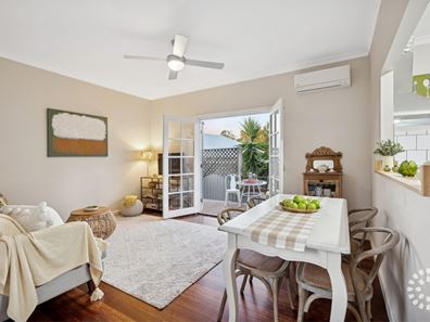 2A Laidlaw Street, Hilton WA 6163