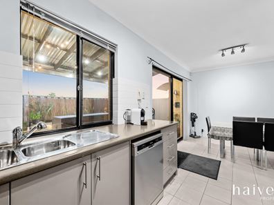 2/179 Sevenoaks Street, Cannington WA 6107