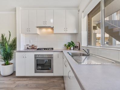 6/25 The Avenue, Crawley WA 6009