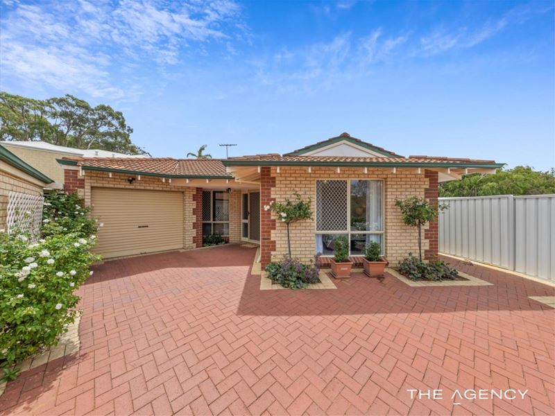 15A Gumina Place, Lake Coogee WA 6166