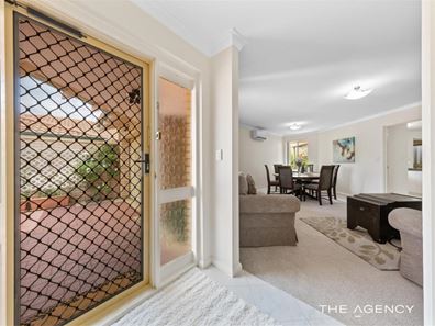 15A Gumina Place, Lake Coogee WA 6166