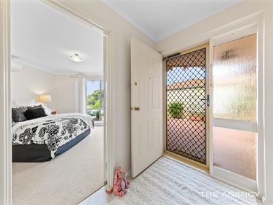 15A Gumina Place, Lake Coogee WA 6166