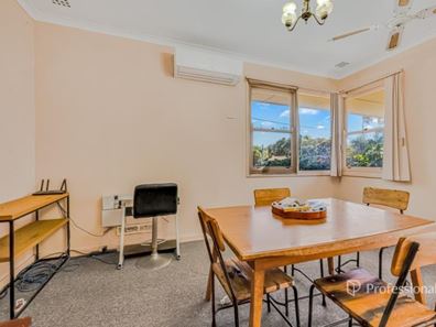11 Zamia Street, Rangeway WA 6530