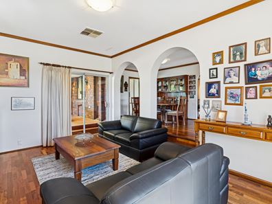 34 Helena Crescent, Thornlie WA 6108