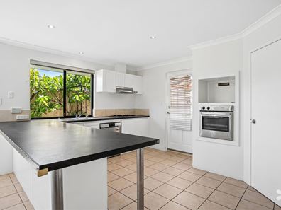 16 Beedelup Loop, Bibra Lake WA 6163