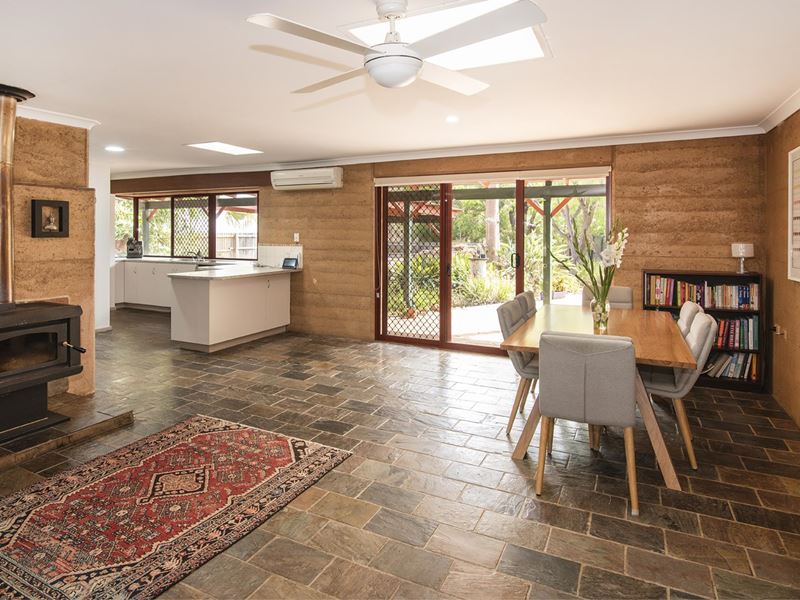 7 Kalgaritch Ave, West Busselton