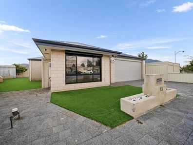 13 Muscari Close, Seville Grove WA 6112