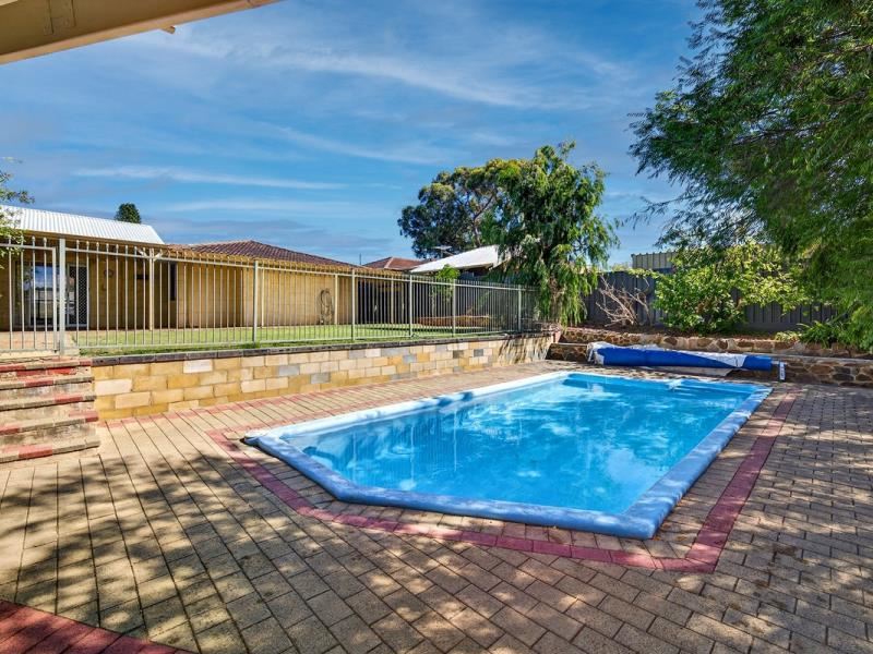 8 Island Place, Heathridge WA 6027