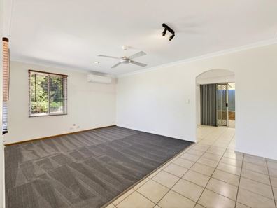 8 Island Place, Heathridge WA 6027