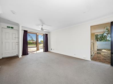 2 Morgan Road, Seville Grove WA 6112