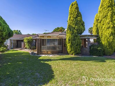 70 Jacaranda Drive, Ballajura WA 6066