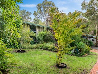 26 Hall Road, Roleystone WA 6111