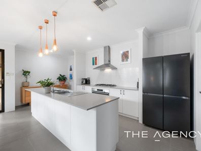 14 Bauxite Road, Treeby WA 6164