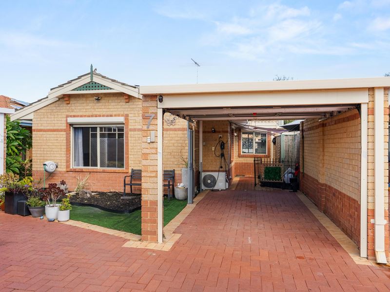 7/2 Dowling Street, Rockingham WA 6168