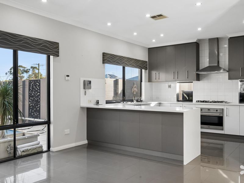 1 Spinaway Cr, Brentwood