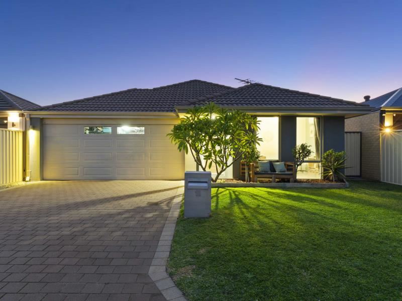 11 Cordyline Entrance, Sinagra WA 6065