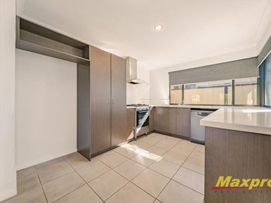 27 Yaroomba Place, Clarkson WA 6030