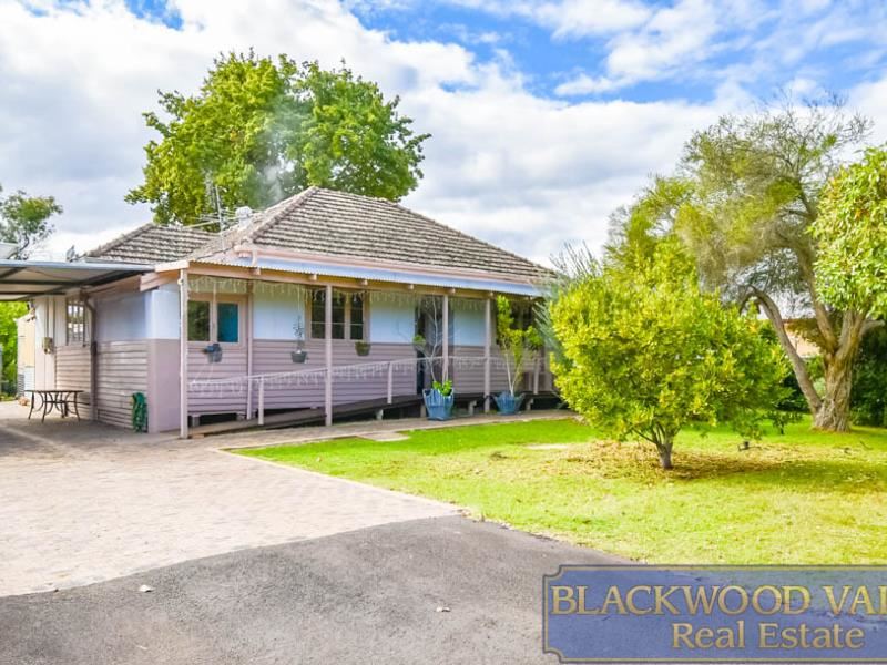 30 Forrest Street, Balingup