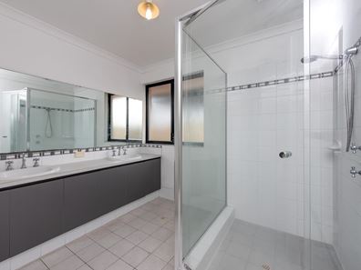 25 Lareema Gardens, Banksia Grove WA 6031