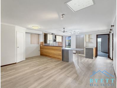 17 Salcombe Way, Warnbro WA 6169