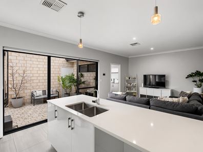 15 Gilding Lane, Dayton WA 6055