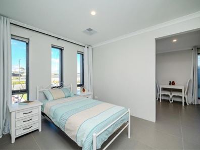 12 Neon Lane, Eglinton WA 6034