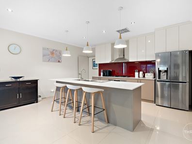 26 Petrona Crescent, Piara Waters WA 6112