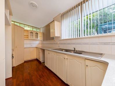 35 Swan Road, High Wycombe WA 6057