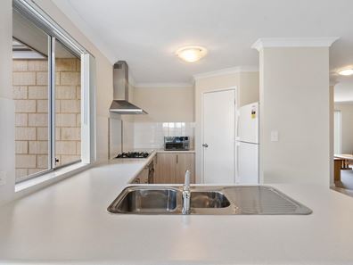10/14 Carbine Bend, Byford WA 6122