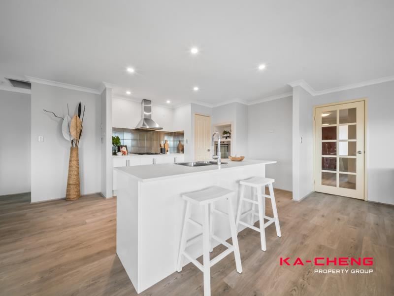 28 Lookout Circle, Ellenbrook WA 6069