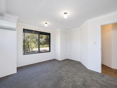 36 Magma Road, Wattle Grove WA 6107