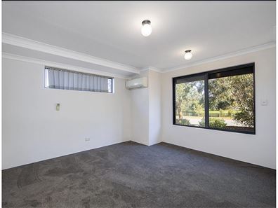 36 Magma Road, Wattle Grove WA 6107