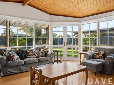 2 Lennoxtown Road, Duncraig WA 6023