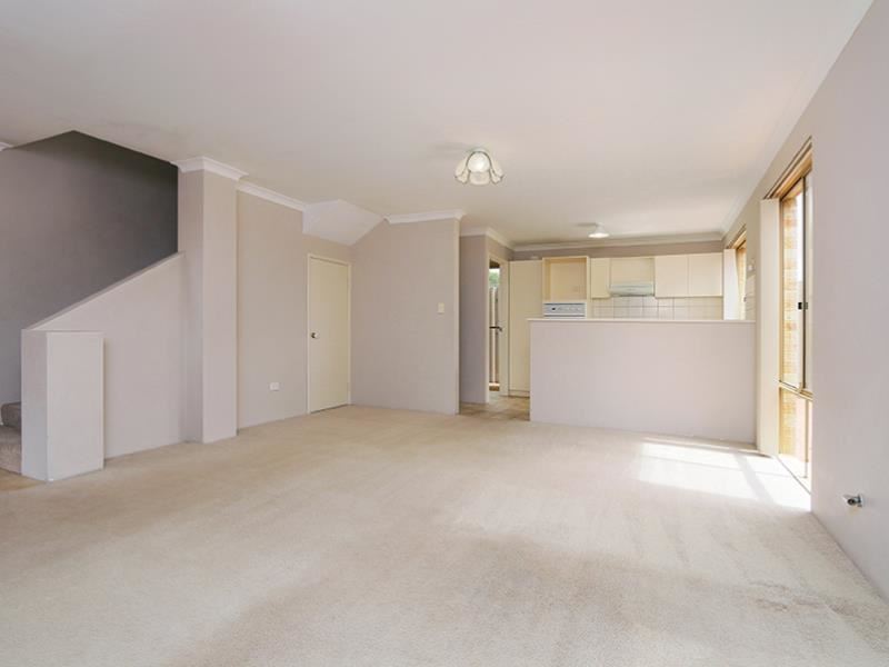 3/309 Grand Promenade, Dianella
