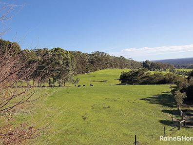 96 Suttons Road, Scotsdale WA 6333